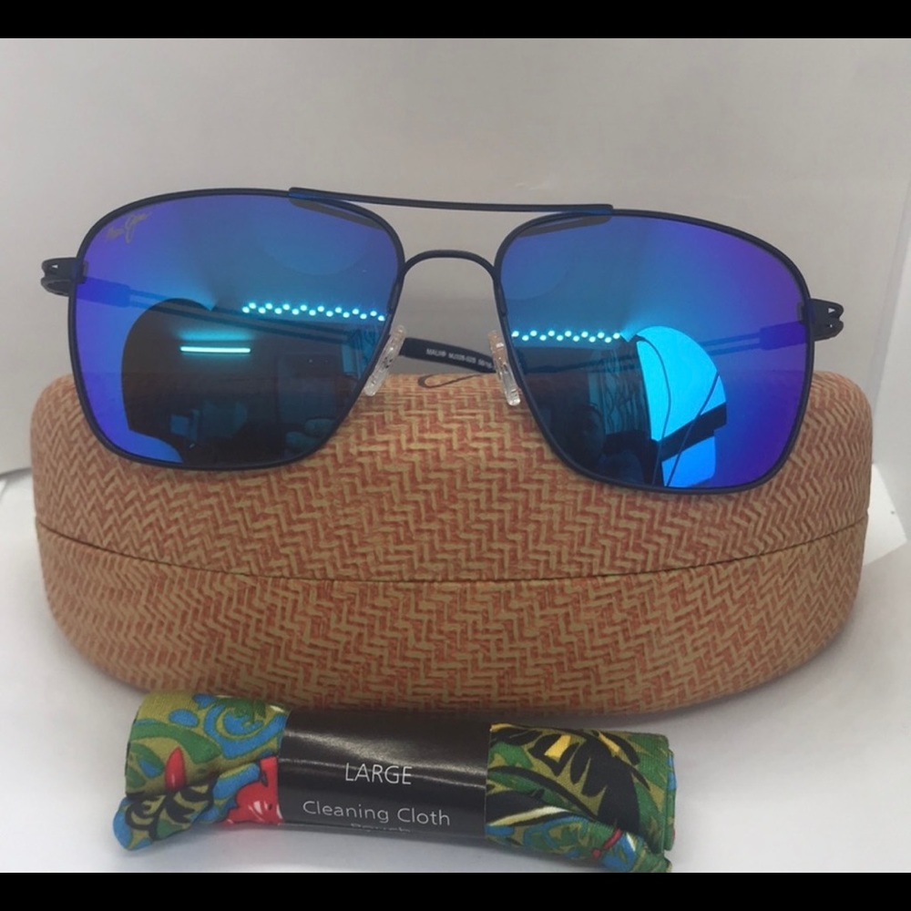 BNIB Maui Jim Polarized sunglass Black/Blue Mirror lenses - Picture 3 of 8